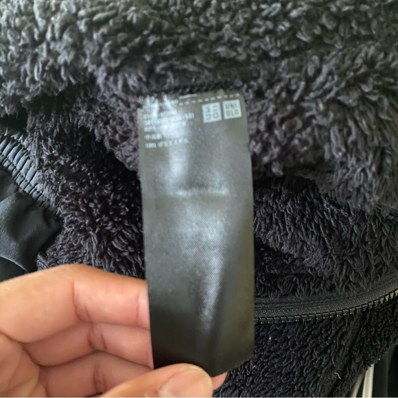 Black Uniqlo Sherpa Zip Up Jacket Perfect for the colder months. SizeExtra Large - Picture 5 of 7